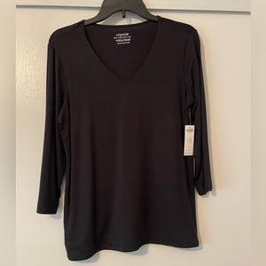 Women’s Chico’s black v-neck, 3/4 sleeve top size Medium (Chico’s size 1)